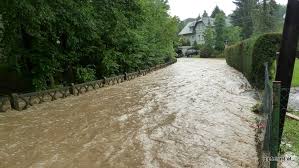 Headquarter | stiegenhaus der neuen galerie am landesmuseum joanneum, graz | 24. Hochwasser Graz St Peter 2012 Gipfelrast At