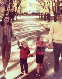 The real housewives of new york city alum took to instagram to share a sweet birthday tribute to her. Rhony S Tinsley And Younger Sister Dabney With Their Parents Bravorealhousewives