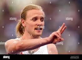 James arnott hi-res stock photography and images