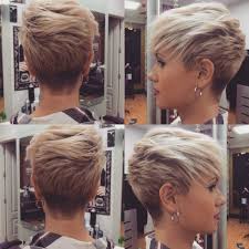 Les cheveux deviennent secs et mous donc n'oubliez pas de profondes hydrater vos cheveux régulièrement, ce qui rend brillante et pleine de vie. Coupes Courtes Asymetriques Tendance Printemps 2017 Cheveux Courts Coupe De Cheveux Courte Coupe De Cheveux
