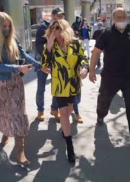 2 singiel promujący 3 solową płytę beaty kozidrak. Beata Kozidrak Pozowala Do Zdjec Pod Ddtvn Nagle Wyszla Agnieszka Wozniak Starak Rozowe Szorty Skradly Show Cudne