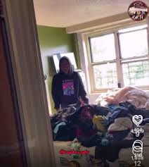 @raphousetv2s video Tweet