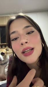 Mãe ela queria mt subir na sua cama 😭😭