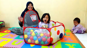 Hore Dapat Surprise Keranjang Mandi Bola Baru Dari Ibu Ball Pit Show Kids Youtube