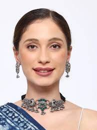 VENI Oxidised Ad Green Stone Peacock Choker Necklace with Stud Earrings :  Amazon.in: Fashion