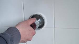Wer sich bei der wahl des richtigen waschprogramms nicht sicher ist, kann sich von der app helfen lassen. Waschmaschine Zieht Kein Wasser 7 Mogliche Ursachen Ratgeber Diybook De