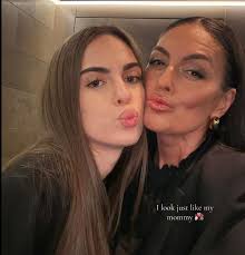 Жената на Берба за първи път се показа отблизо! Хейтъри я попиляха