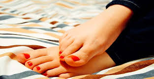 Pero, ¿no es realmente una pena que nuestros pies no estén siempre tan bonitos como cuando nos pintamos las uñas? 4 Bonitos Disenos Para Las Unas De Los Pies Belleza
