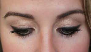 Eyeliner makeup hacks to know. The Easiest Smudged Liner That Doesn T Require A Makeup Brush