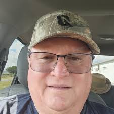 What watt generator is needed to run an AC unit in a 201BH camper?