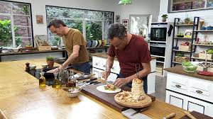 El sabor de las patatas es espectacular en este plato, ya veréis que cosa más rica cuando lo preparéis en casa. Torres En La Cocina Kebab De Pollo Y Helado Frito Rtve Es