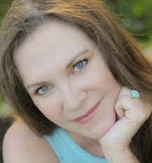 Lisa Wienke's Instagram, Twitter & Facebook