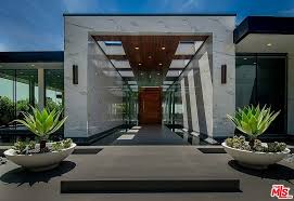 For Sale 27 995 000 Remarkable Museum Modern Estate Set Up An Apx 200ft Long Gated Driveway O In 2020 Beverly Hills Houses Beverly Hills Real Estate Beverly Hills