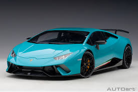 Ad personam строчка viola acutus. Lamborghini Huracan Performante Blu Glauco Autoart