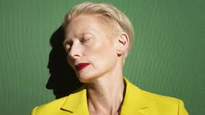 Ezt is megértük. Tilda Swinton és Julianne Moore Pedro Almodóvar － A  szomszéd szoba című, első angol nyelvű filmjében, november 28-tól az  Apollóban: apollopecs.hu/szomszed-szoba
