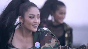 Di youtube lagu tersebut telah ditonton lebih dari 200 juta kali. Lagu Syantik Ditonton Lebih Dari Ratusan Juta Kali Berapa Penghasilan Siti Badriah Tribun Medan