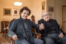 Tam adı ayhan sinan sicimoğlu 'dur. Aydin Boysan Zaman Cok Hizli Bugun Aydin Abinin 67 Facebook