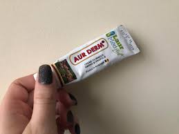 Crema a fost notificata ca si produs cosmetic, cu aici gasiti pagina cu ce spun cei de la austrian federal office for safety in health care (in limba germana) este ciudat faptul ca presa romaneasca. AtenÈ›ie Nu CumpÄƒraÈ›i Acest Produs ConÈ›ine Alte SubstanÈ›e C