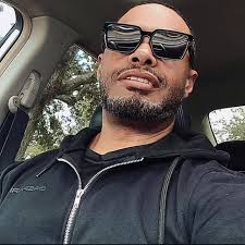 Sean Christopher Bradford (@bradford_seanchris) • Instagram photos and  videos