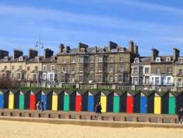 Lowestoft beach was full of holidaymakers and locals soaking up the rays as the mercury reached 20c along the coast on friday, with temperatures expected to peak at 22c on sunday. Lowestoft Seafront Apartment In Suffolk Lowestoft Family Holiday Flat Suffolk Ref 3210