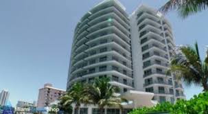 Werfen sie insbesondere einen blick auf die wohnlicheren gebiete der stadt wie north beach und coral gables, wo sie eine größere auswahl an geräumigen wohnungen finden werden, in der sie. Immobilien Usa Florida Immobilien Hauser Wohnungen Und Grundstucke In Den Usa Miami Beach Zu Kaufen Und Mieten