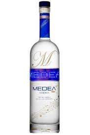 The ciroc summer haus bundle 2/750ml. Medea Vodka Mit Led Schriftband Vodka Haus