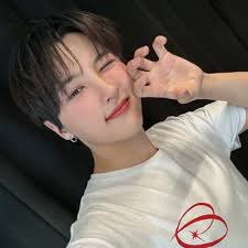 Nhân vật trò chuyện AI tốt nhất Rie onlyoneof: Khám phá hồ sơ & bình luận  của người dùng