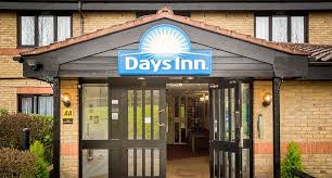 This venue, whose history began in 1965, has 80 rooms. Days Inn Hotel London Stansted Airport