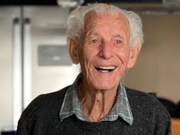 Nelson miolaro, mais conhecido como o vovô do tiktok, morreu, aos 90 anos de idade. A2a498cqplbgsm