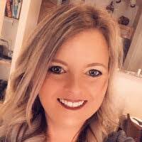 Laura Laboy's Instagram, Twitter & Facebook