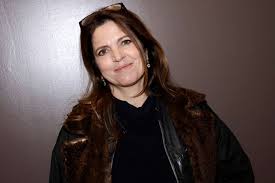 Jeudi soir sur france 3 agnès jaoui est aurore, une pétillante +355,93 (+1,20 %). Agnes Jaoui Decouvrez La Vie Discrete De L Actrice