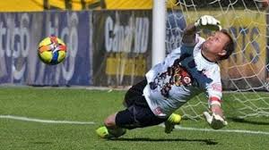 Véle, como portero en actividad. El Arquero De Los Buzos Raros De La Pobreza A Hacer Historia En Bolivia Tyc Sports
