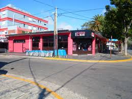 Se vende duplex en mar del tuyu ubicado en la calle 96 entre 5 y 6. Pleno Centro Comercial Sobre Avenida En Block En Santa Teresita Venialacosta Com