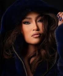 Art is not what you see but what you make others see". . . Model @kvlcv  Photographer @tanrieu Modeling Agency @neiljouagency For Booking and  Casting: https://neiljouagency.com/collections/female/products/ katherine-singleton #artphotography #photography ...