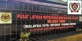 Terjemahan frasa latihan pertahanan dari bahasa indonesia ke bahasa inggris dan contoh penggunaan latihan pertahanan dalam kalimat dengan terjemahannya: Pusat Latihan Pertahanan Awam Wilayah Timur Pulapat Apm Angkatan Pertahanan Awam Malaysia