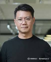 今次prompt佢單手除咗副眼鏡都係唔成功…很頑固呢😮‍💨, #AI不完美系列