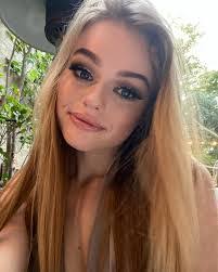 Lily Hooper's Instagram, Twitter & Facebook