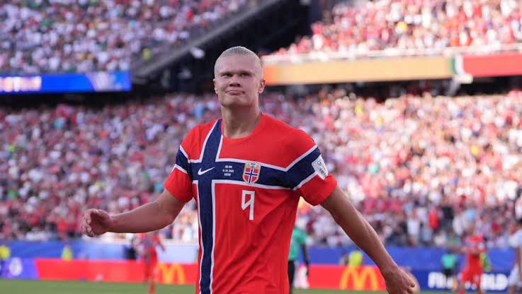 Haaland scores twice in World Cup debut as Norway tops Iraq 4-1 in  Foxborough | GBH