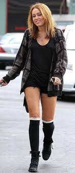 Miley cyrus, wiz khalifa, french montana. Miley Cyrus Http Celevs Com Top 10 Sexiest Photos Of Miley Cyrus Miley Cyrus Style Miley Cyrus Body Old Miley Cyrus