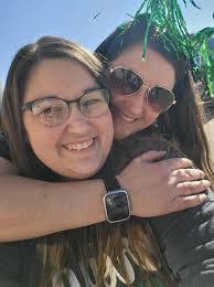 Paula Brault's Instagram, Twitter & Facebook