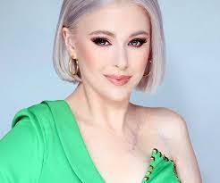 Tanisha Compton's Instagram, Twitter & Facebook