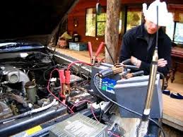 Viele kennen diese unangenehme situation überwiegend im winter, denn dann leeren sich die autobatterien ziemlich schnell, wenn es draußen eisige temperaturen hat. Stimmt Es Dass Nach Einer Woche Die Autobatterie Leer Sein Kann Wenn Man Nicht Fahrt Auto Batterie