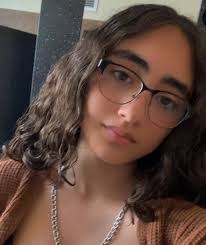 Gina Pappas's Instagram, Twitter & Facebook