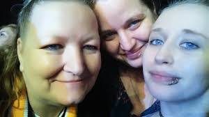 Lorraine Cramer's Instagram, Twitter & Facebook