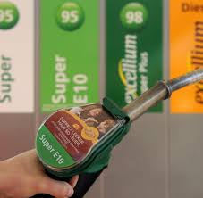 Wanneer je benzine wilt tanken dan ga je immers op zoek naar de groene slang met euro95 erop. Nach Eu Kehrtwende Osterreich Stoppt Einfuhrung Von Biosprit E10 Welt