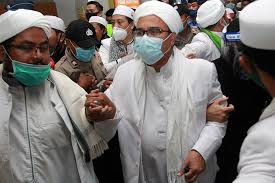 Habib rizieq shihab akan merayakan hari raya idul fitri 1442 hijriah di dalam rumah tahanan eks pimpinan fpi habib rizieq shihab menyinggung kebijakan pemerintah terkait penanganan pandemi. Deretan Kasus Yang Menyeret Rizieq Shihab Penodaan Agama Hingga Chat Mesum Halaman All Kompas Com