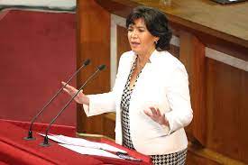 Mientras la exministra apuesta por fortalecer su opción en una medición no legal, la senadora por atacama sigue dilatando una definición. Ggm5ok8cj50a2m