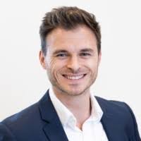 Aaron Villaret's Instagram, Twitter & Facebook