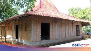 Orang jawa kuno percaya bahwa gunung merupakan simbol yang sakral. Rumah Adat Jawa Tengah Dan Jawa Timur Apa Perbedaannya