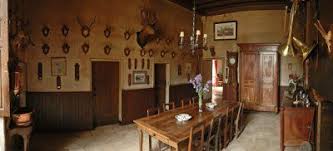 Salle De Chasse Du Chateau De Gizeux A Proximite De Langeais Gizeux Salle A Manger Bois Chasse